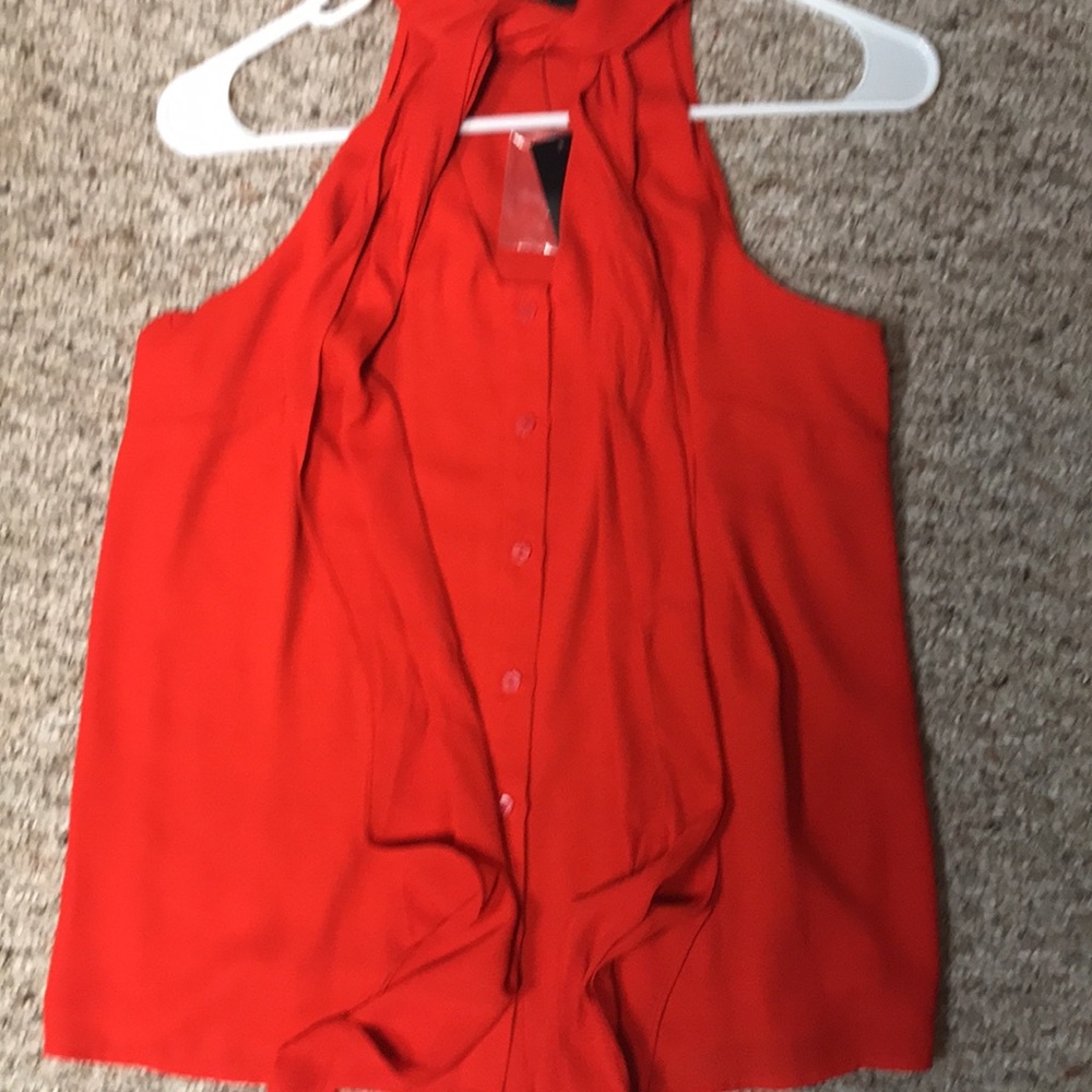 Red top - Picture 2 of 4